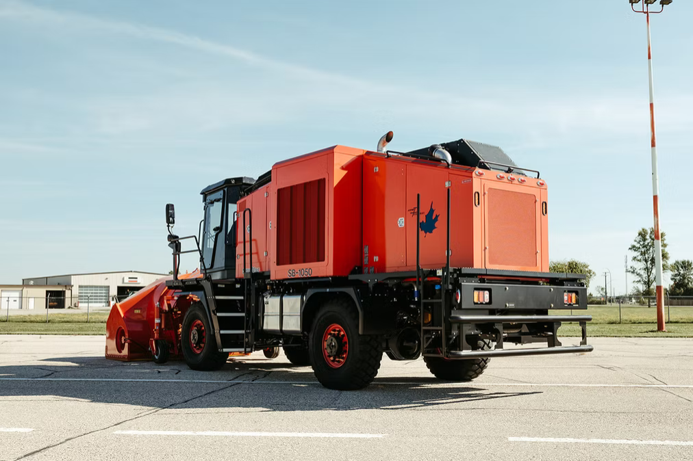 Snow Wolf SB-1050 Kahlbacher blower head-on view on runway